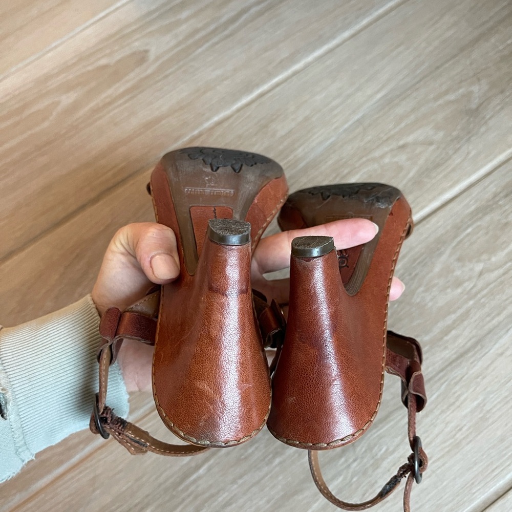 Baltic Borne Crown Elegant Brown Leather Heeled Sandals - Picture 6 of 9
